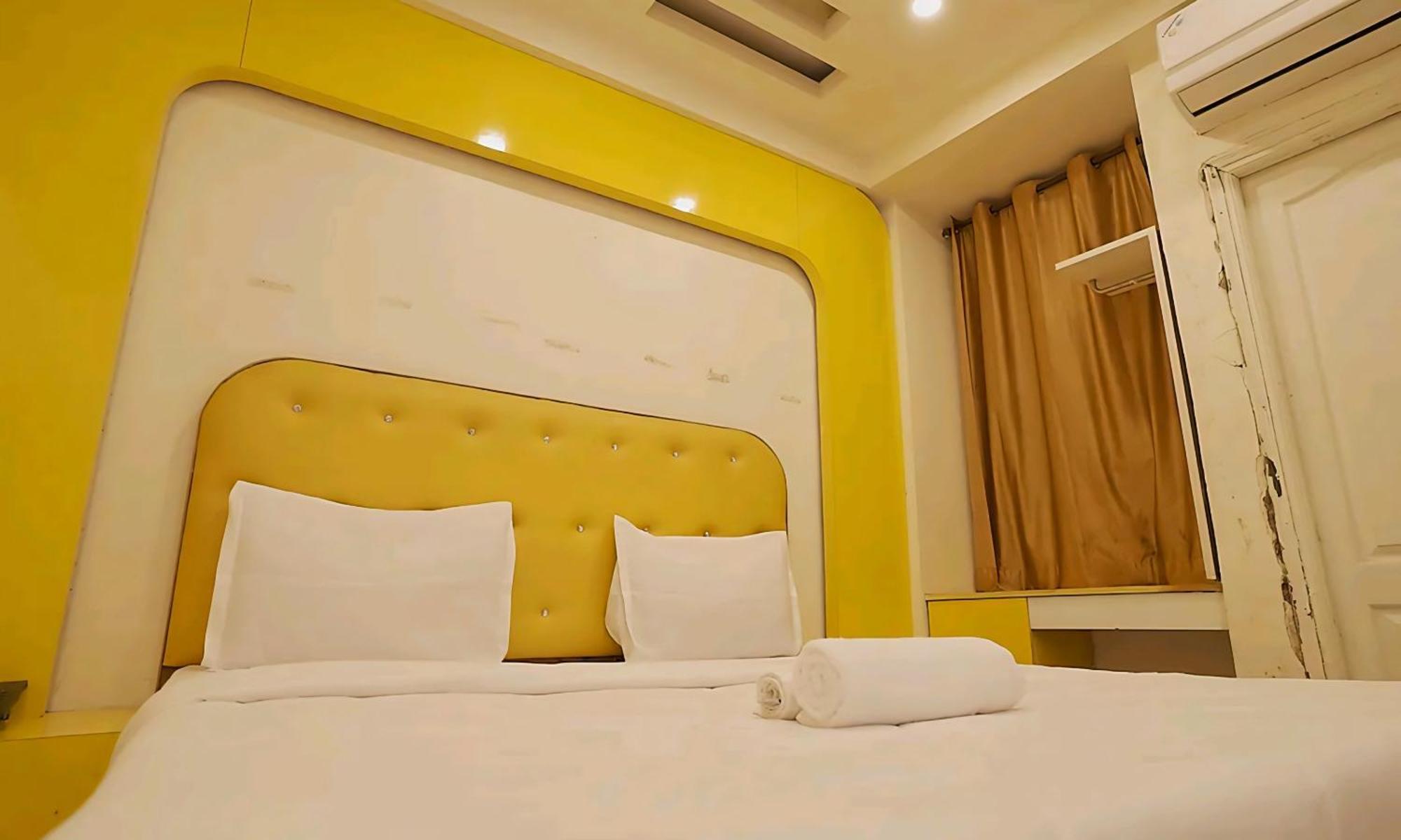 Leo Continental New Delhi